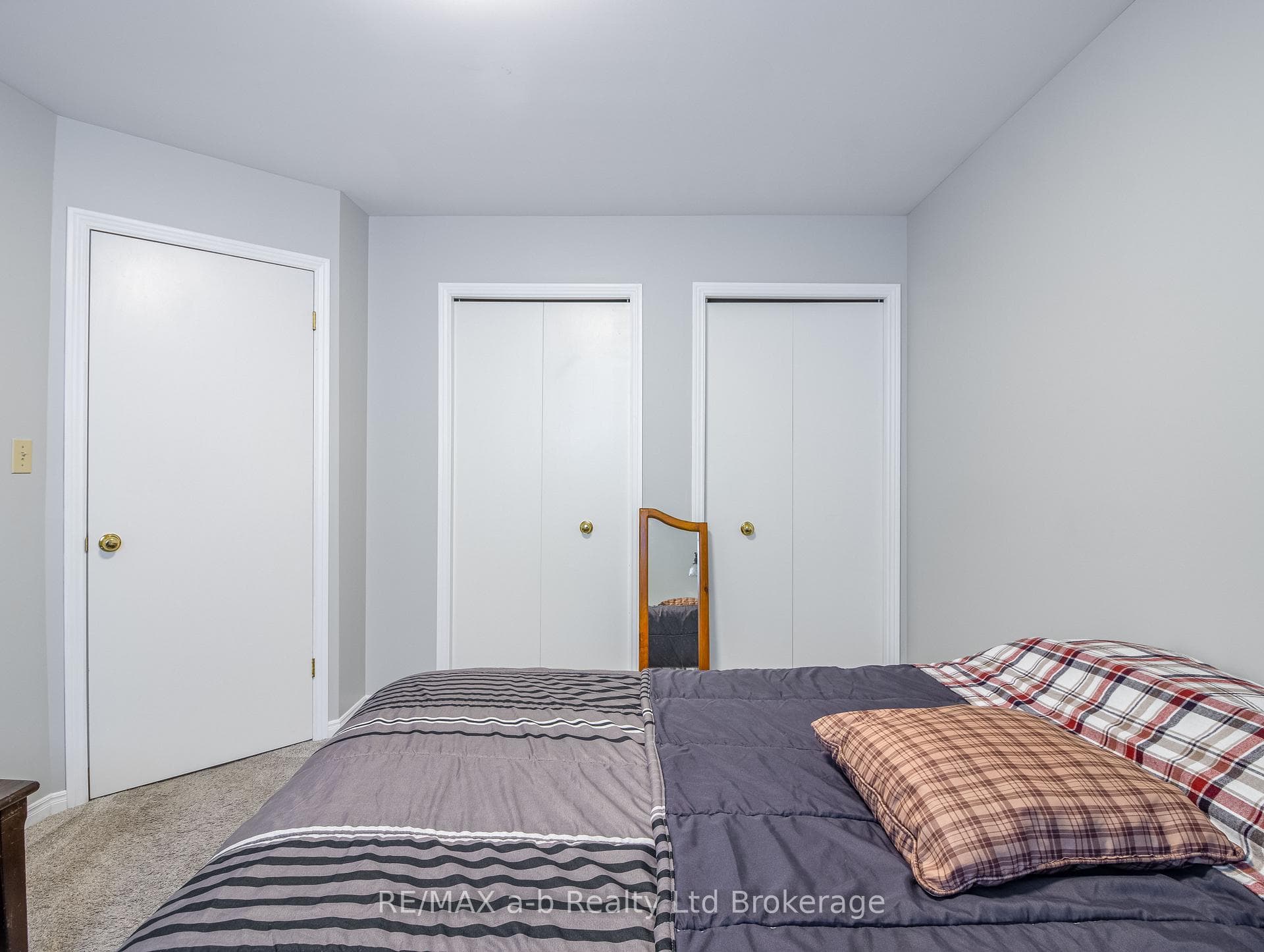 18 Oriole Crescent photo 11