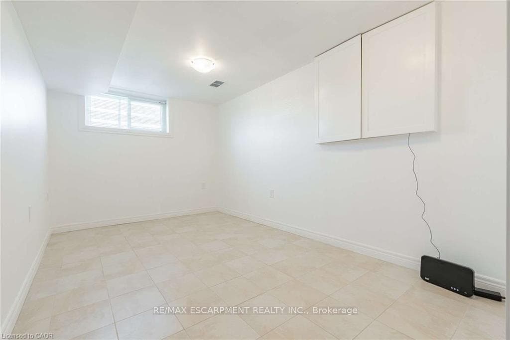 134 Marcella Crescent Unit B photo 14