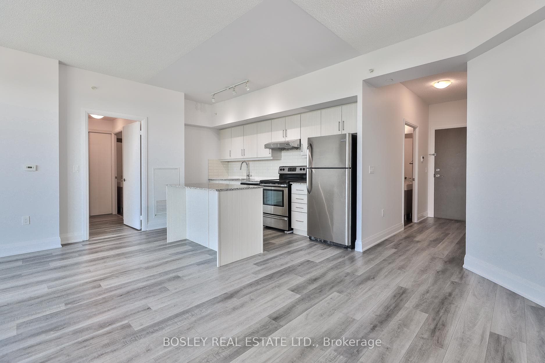 160 Vanderhoof Avenue Unit 906 photo 8