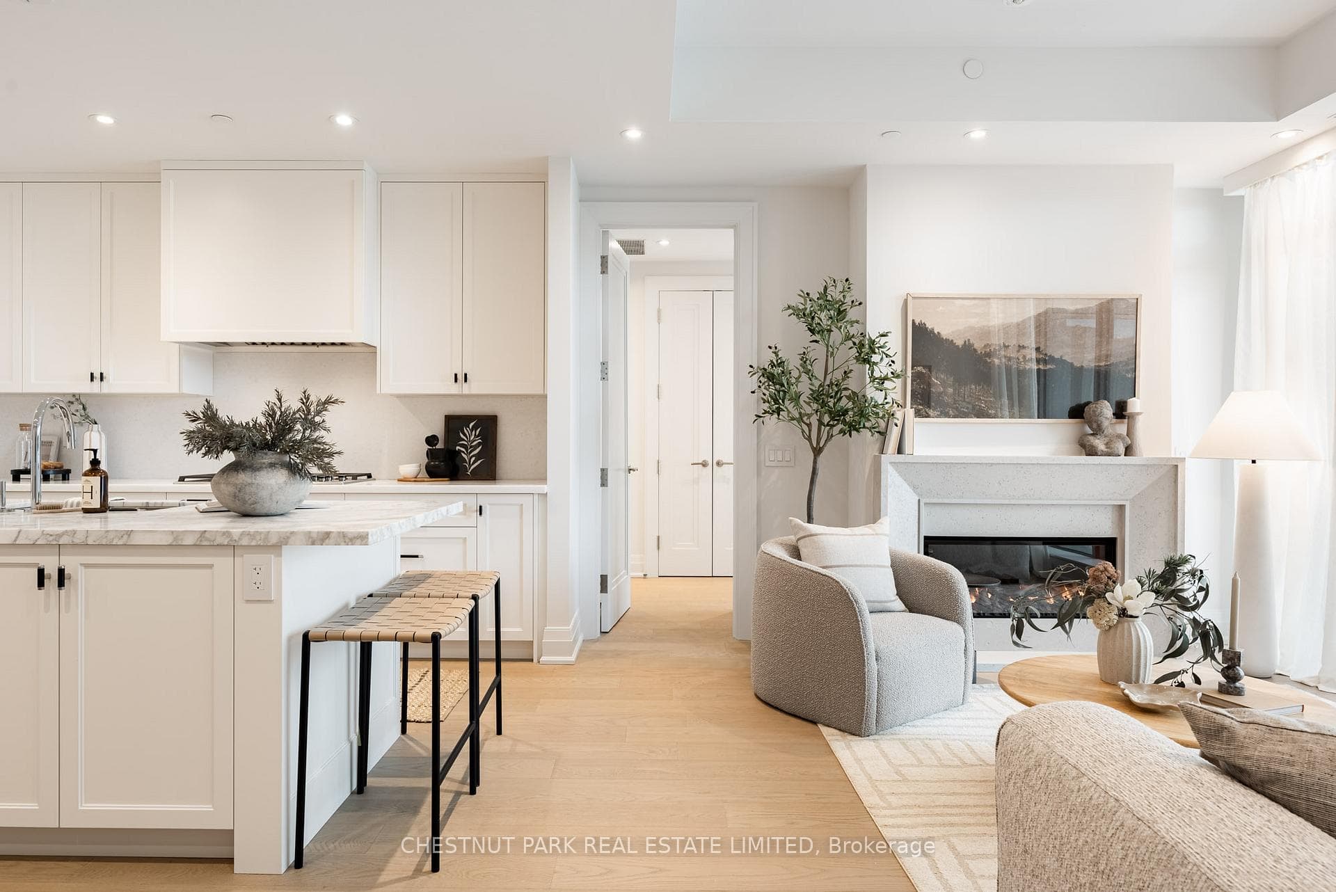 10 Prince Arthur Avenue Unit 501 photo 1