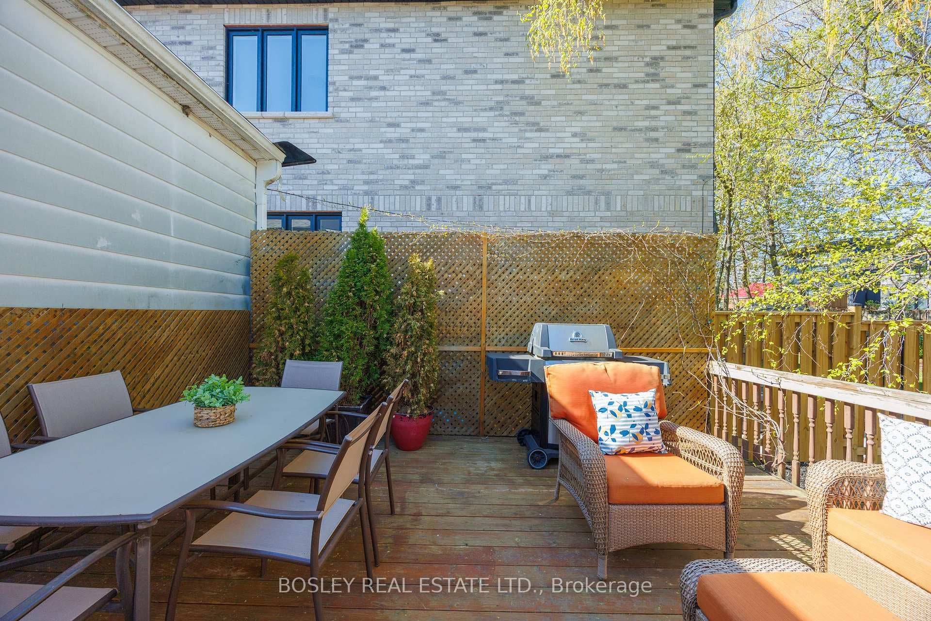 57 Sandown Avenue photo 30