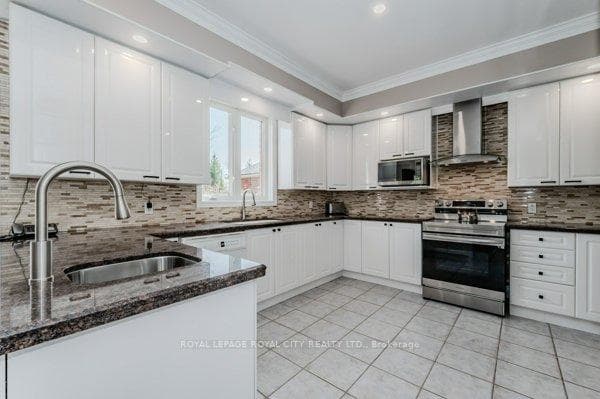 22 Bridlewood Boulevard photo 17