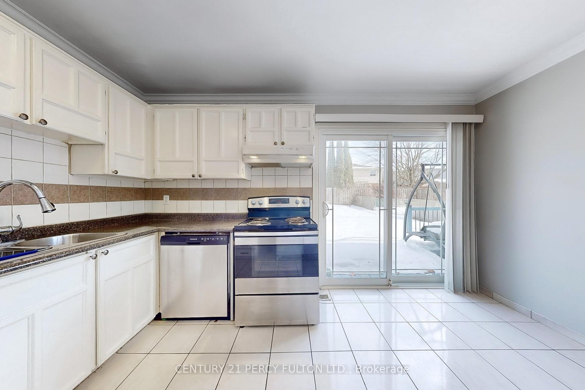 1813 Bronte Square photo 17