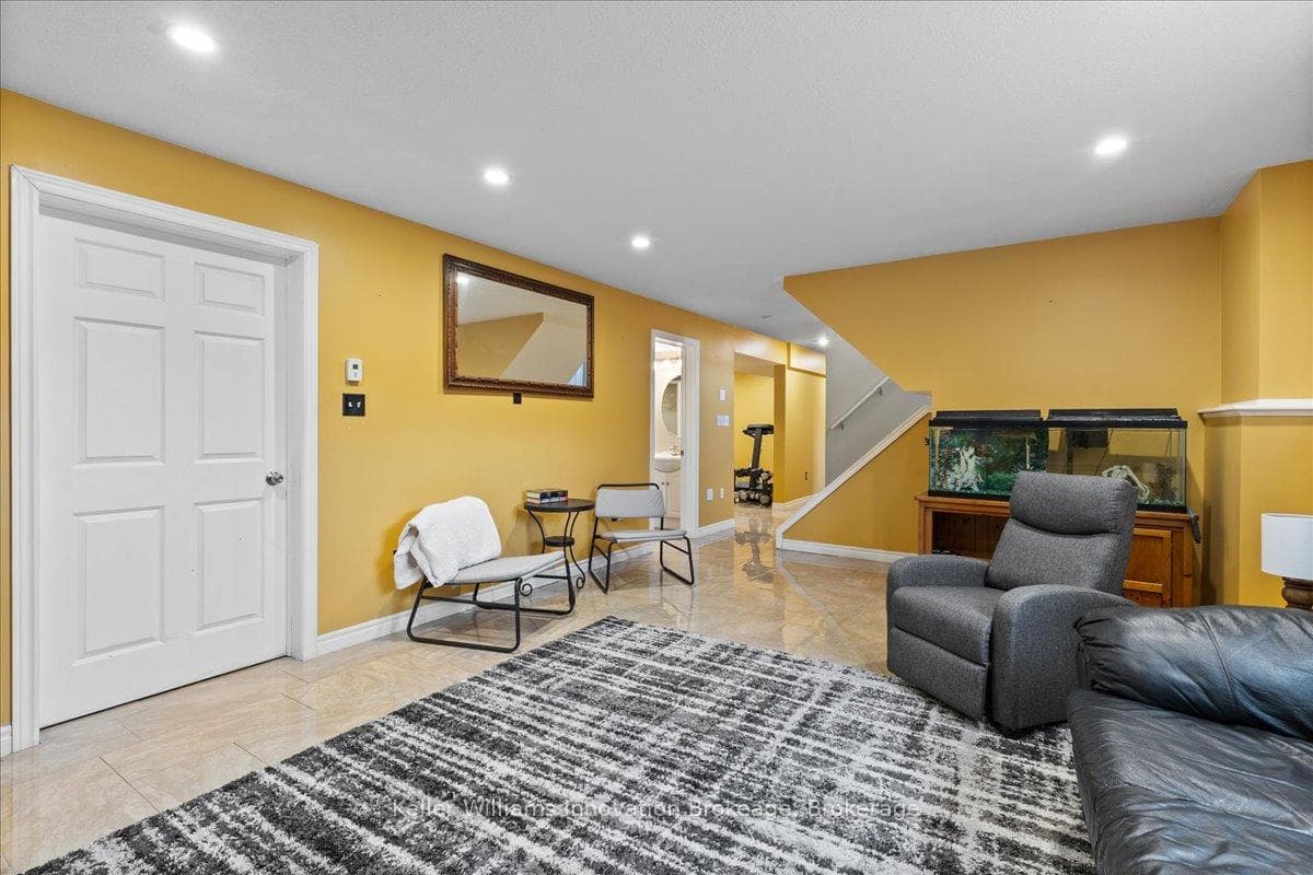 4566 Meadowview Drive photo 25