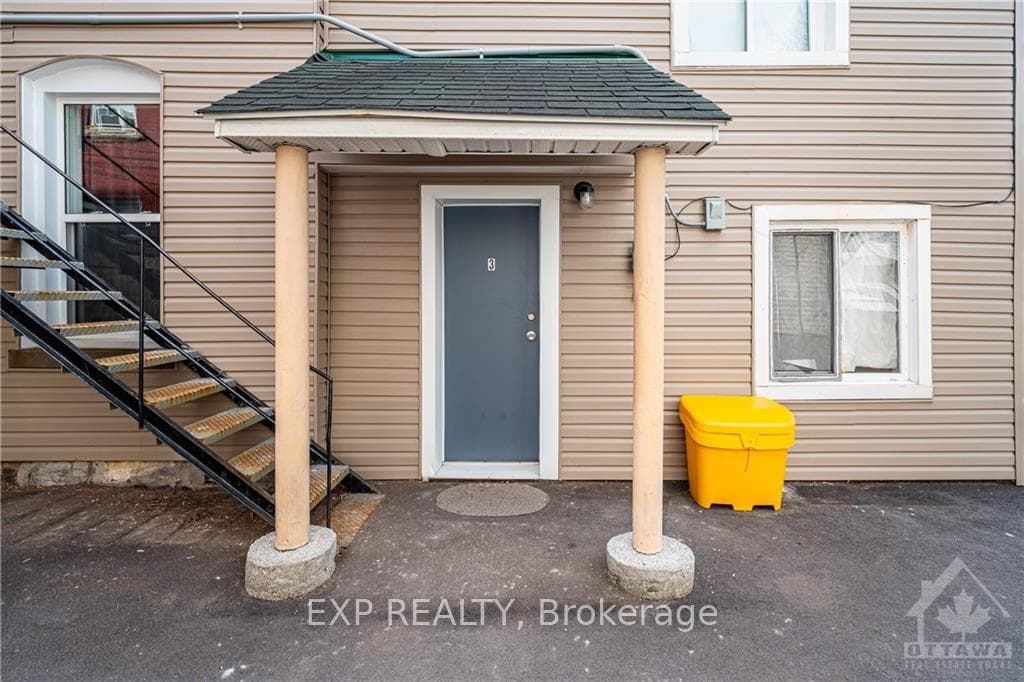 358 BOOTH Street Unit 3 photo 2