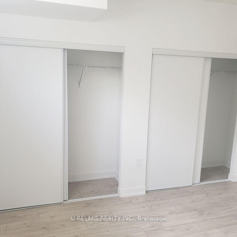 168 Clonmore Drive Unit 16 photo 12
