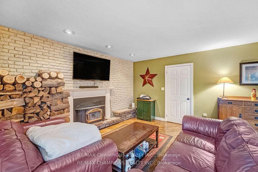 16548 7th Concession Road photo 6