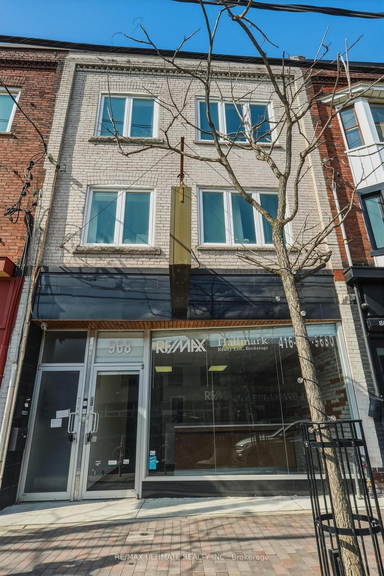 968 College Street photo 22