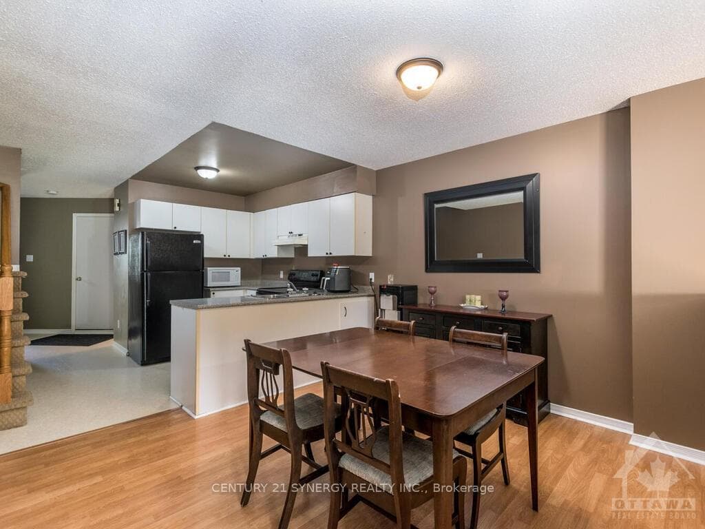 5732B ANDRASI Crescent photo 10