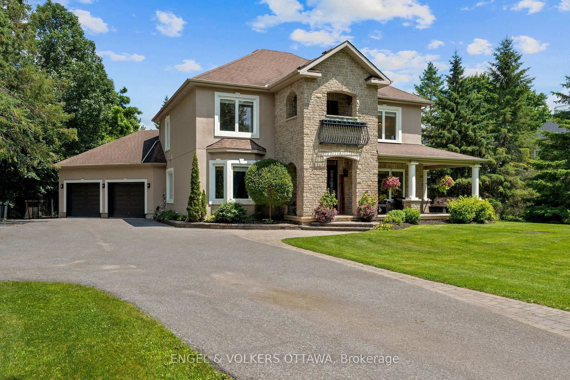 5833A Rideau Valley Drive photo 2