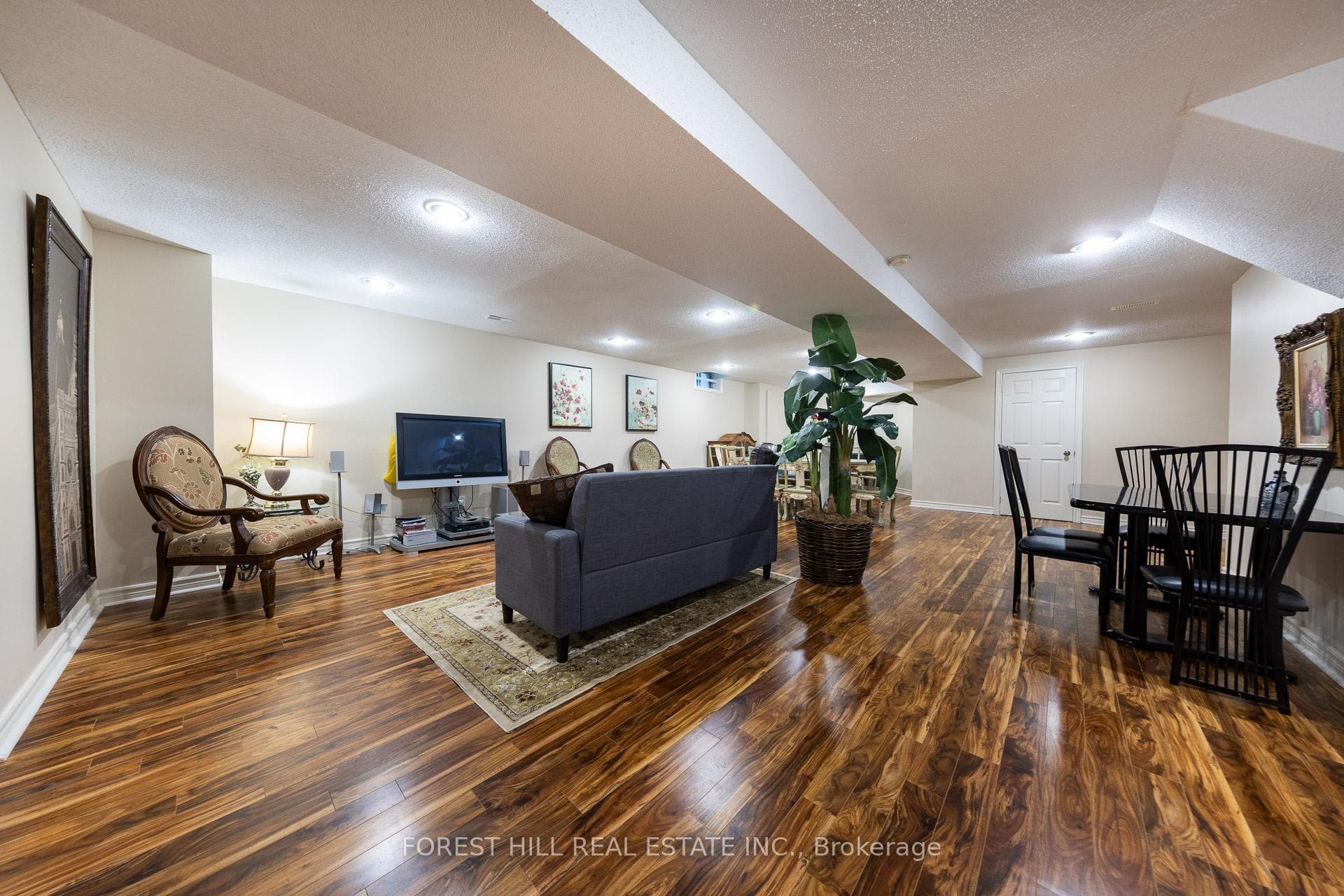32 Hamills Crescent Unit BSMT photo 2