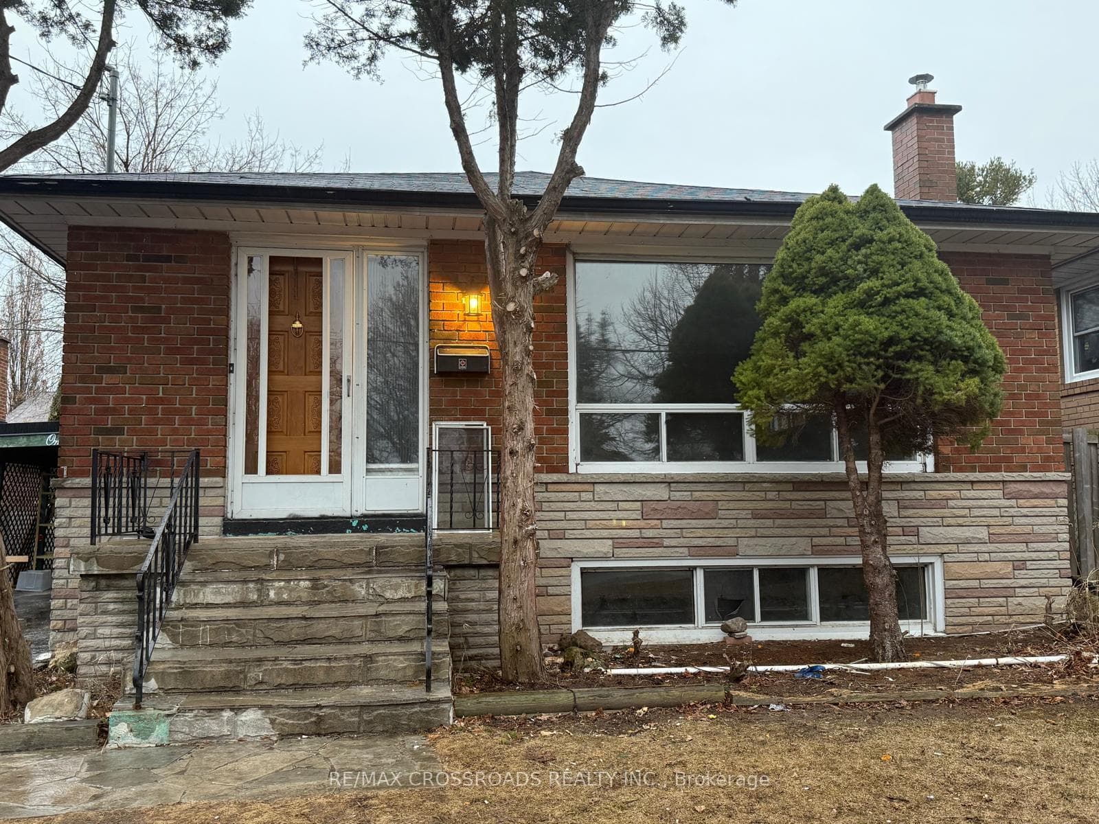 113 Confederation Drive photo 3