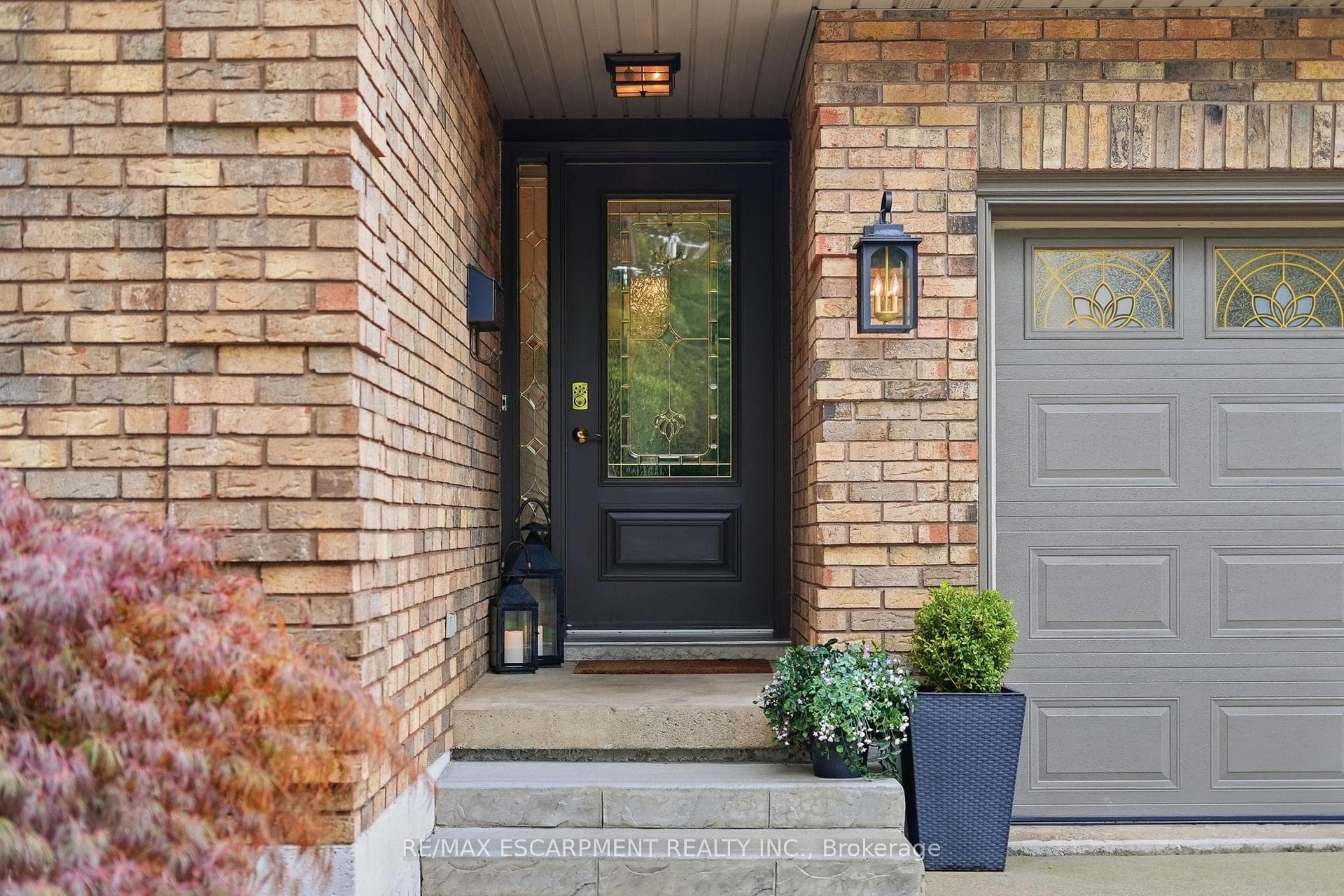 224 ATHENIA Drive photo 3