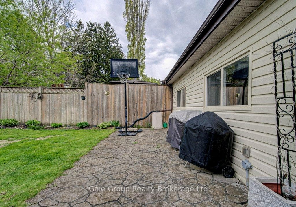 744 Nelson Street photo 38