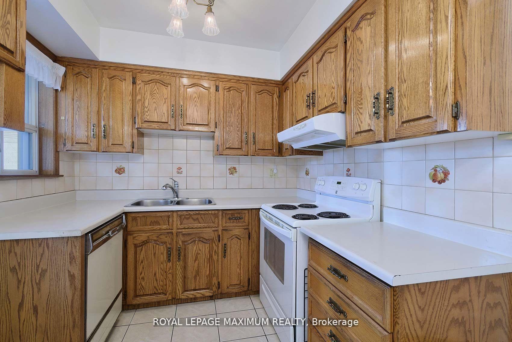 245 Belgravia Avenue photo 16