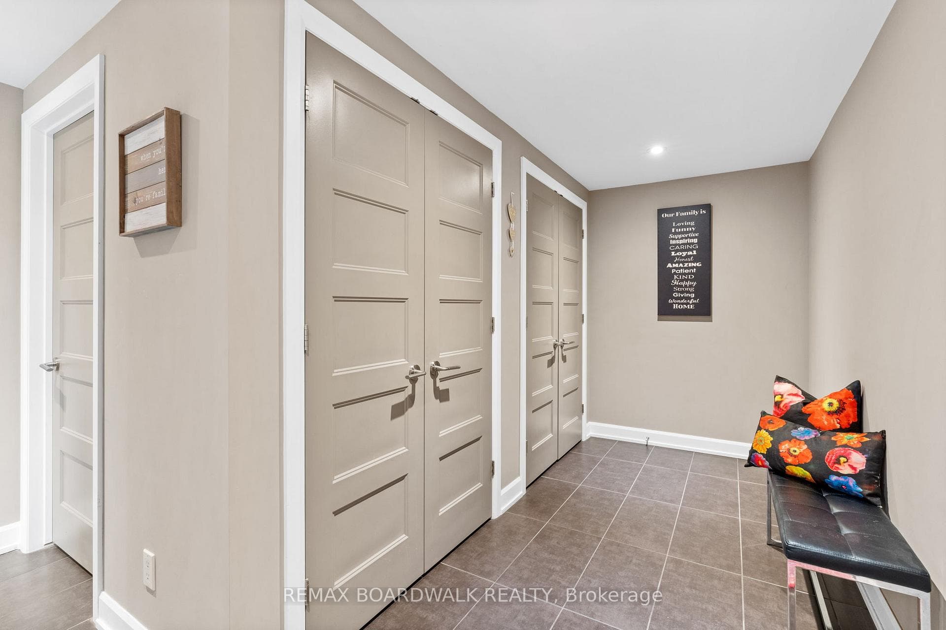 108 EDITH MARGARET Place photo 31