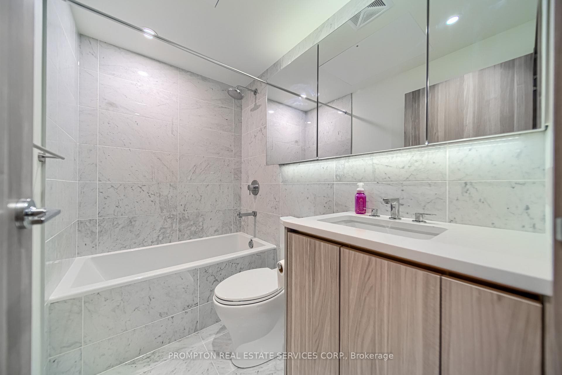 95 Mcmahon Drive Unit 2008 photo 20