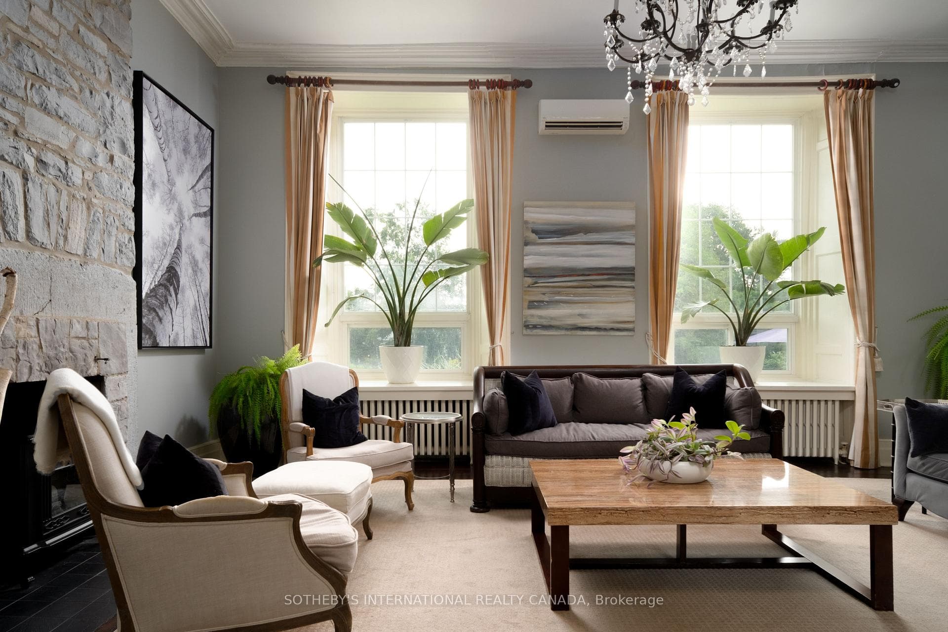 Whitney Suite
