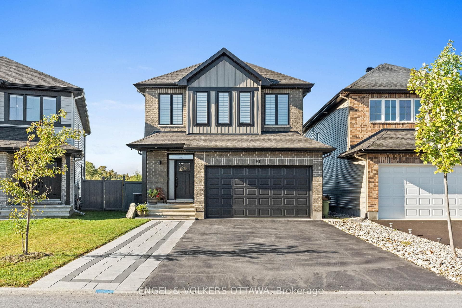 51 Aridus Crescent photo 1