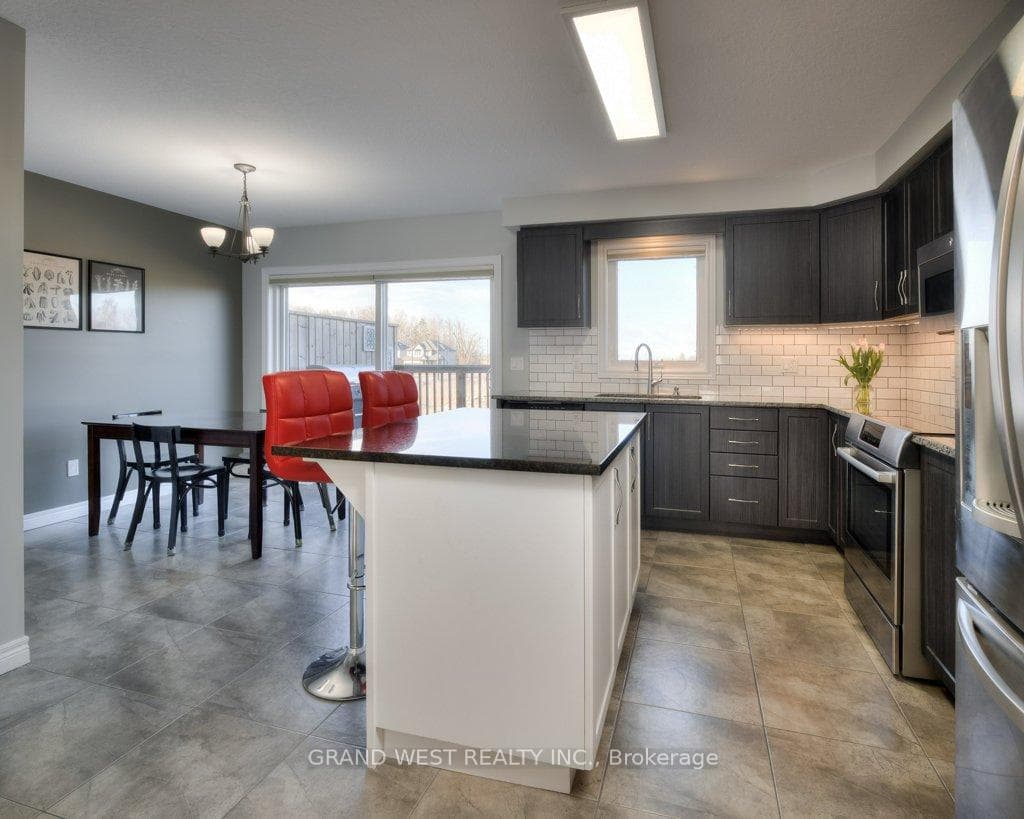 24 Taylor Drive photo 13