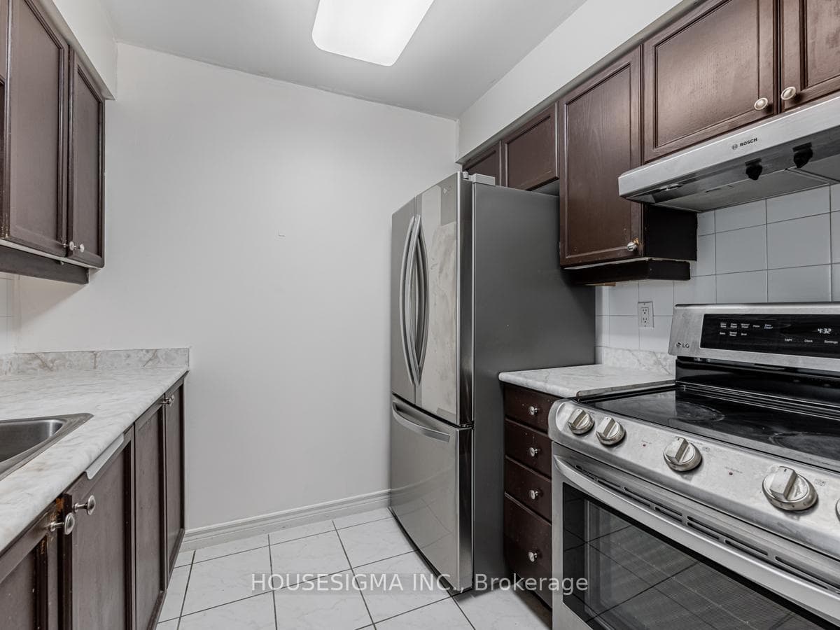 68 Corporate Drive Unit 527 photo 9