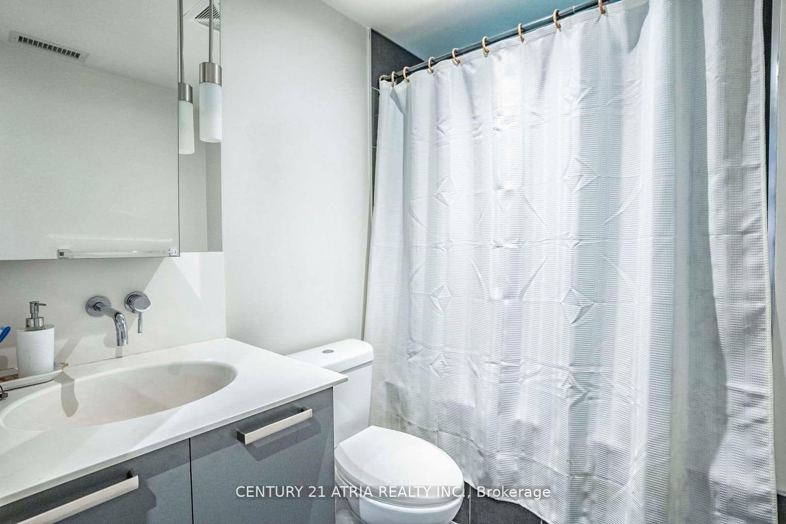 95 Bathurst Street Unit 323 photo 18