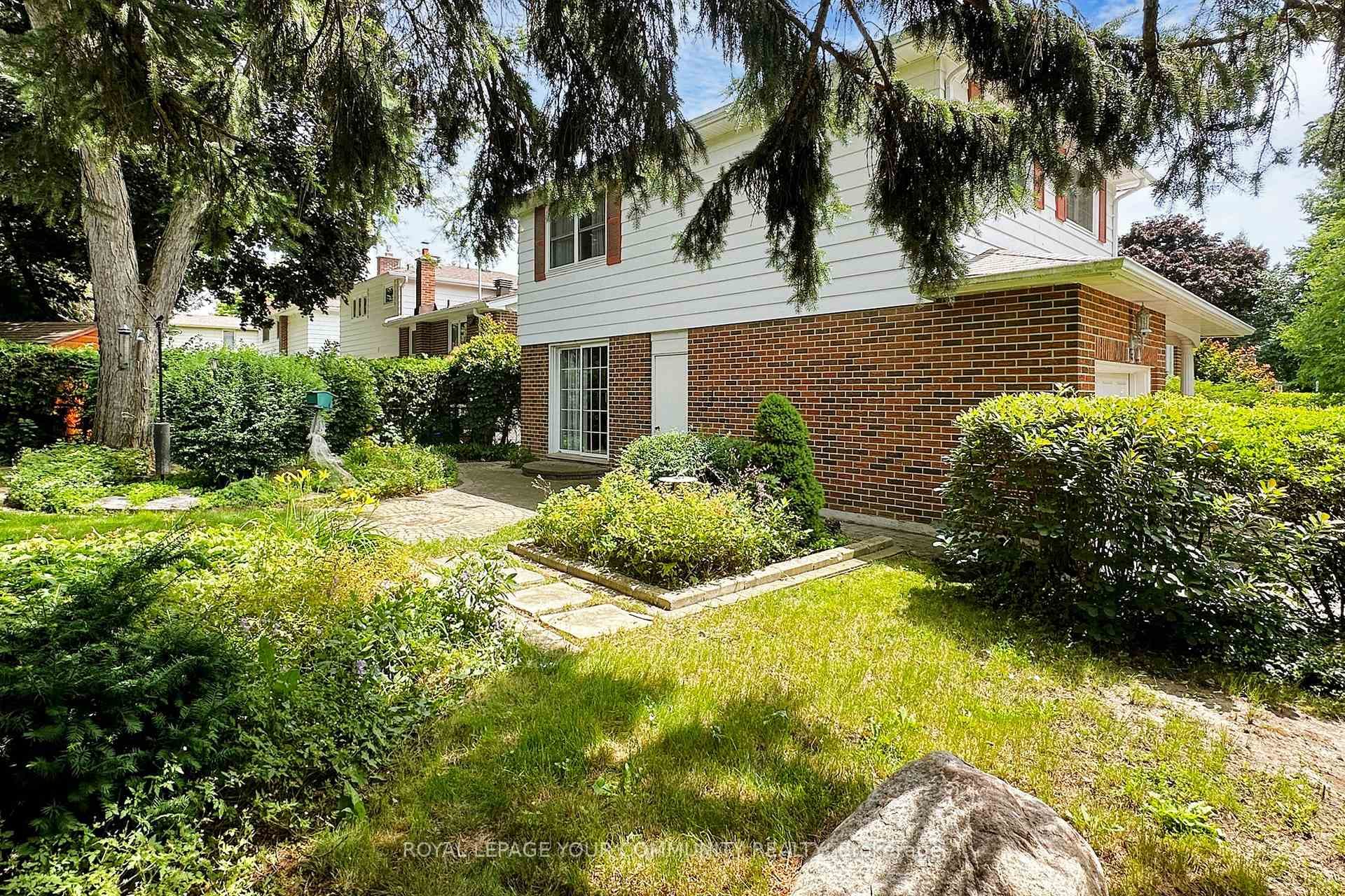 134 Royal Orchard Boulevard photo 36