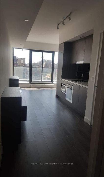 215 Queen Street Unit 502 photo 3