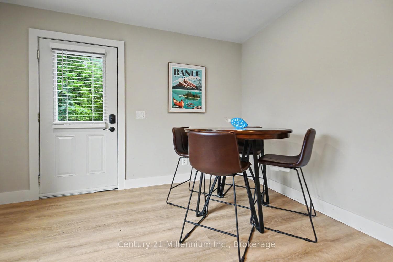 316 Hume Street photo 9