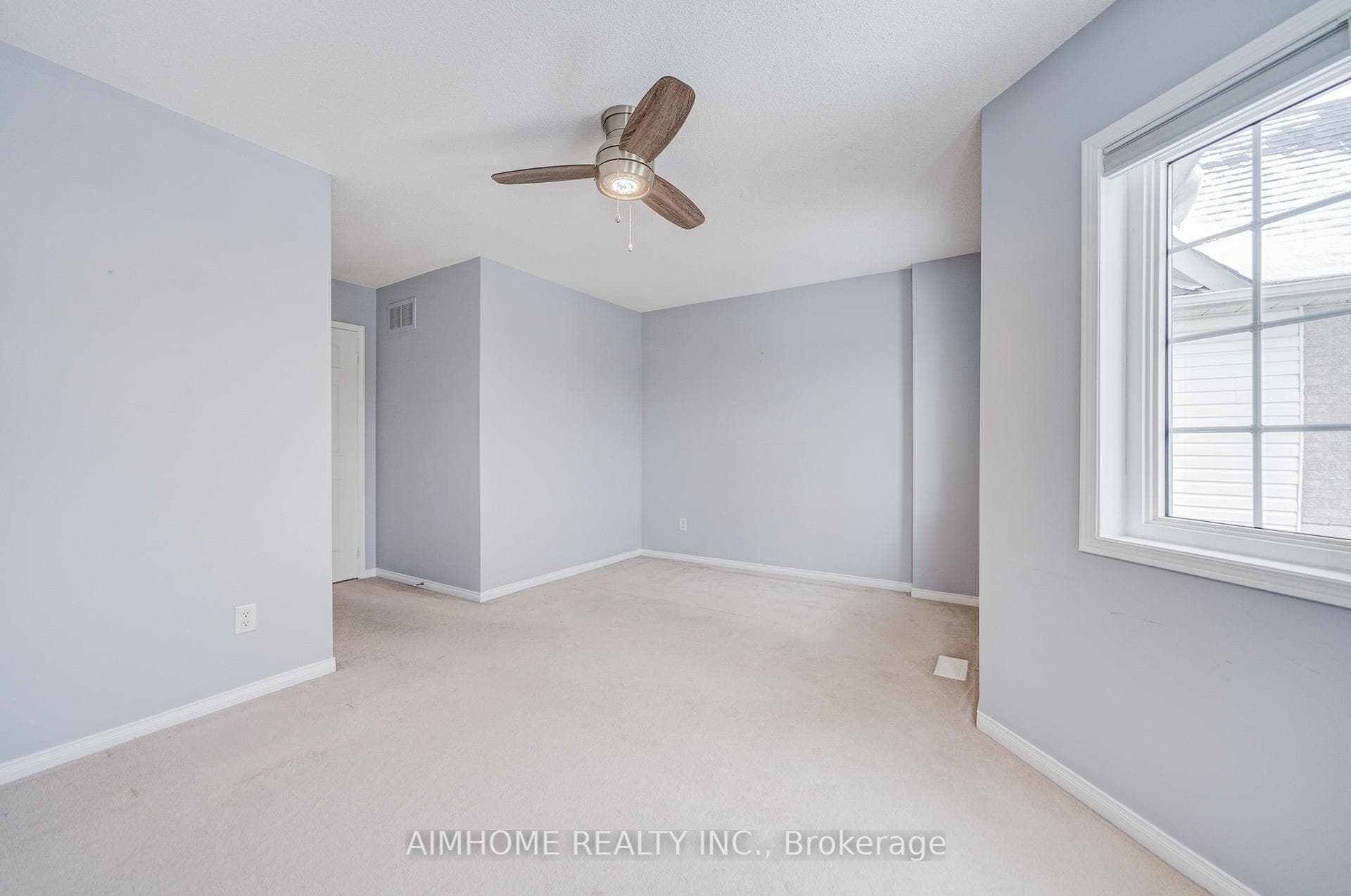 562 Mcbean Avenue photo 44