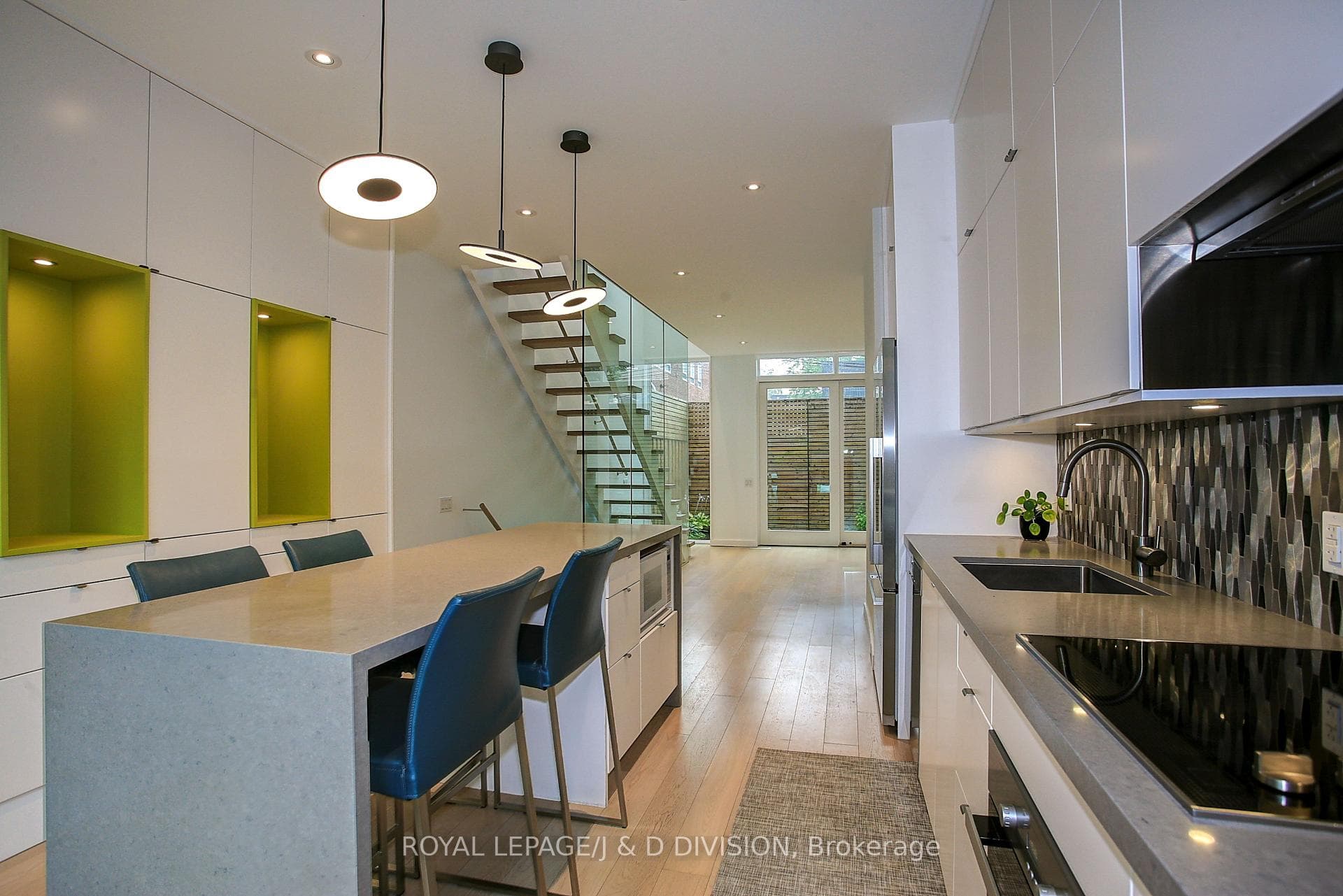 2 Crocker Avenue photo 6