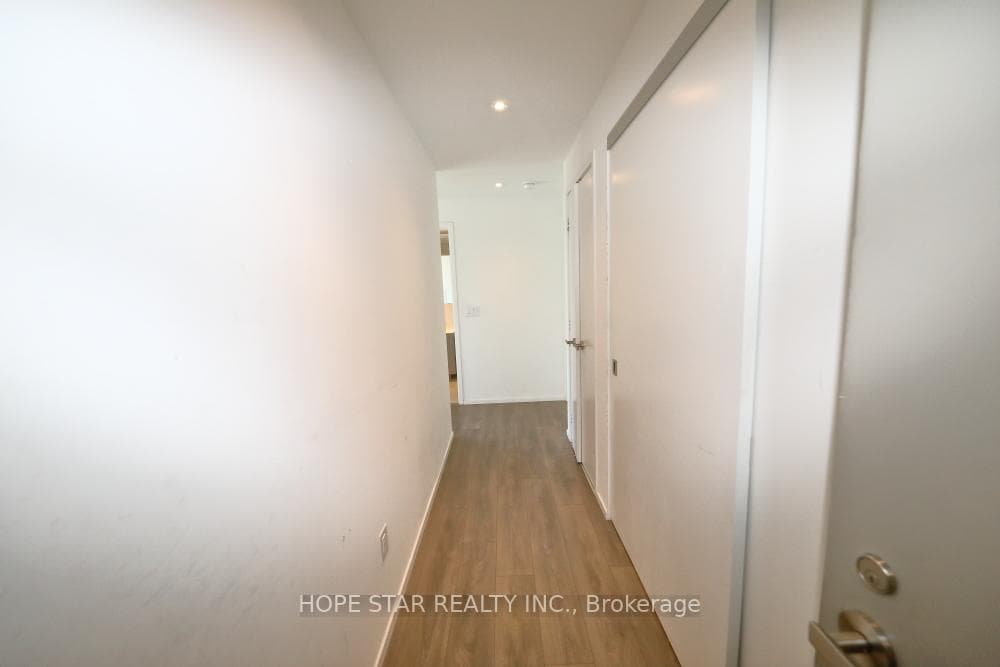 159 Dundas Street Unit 3005 photo 3