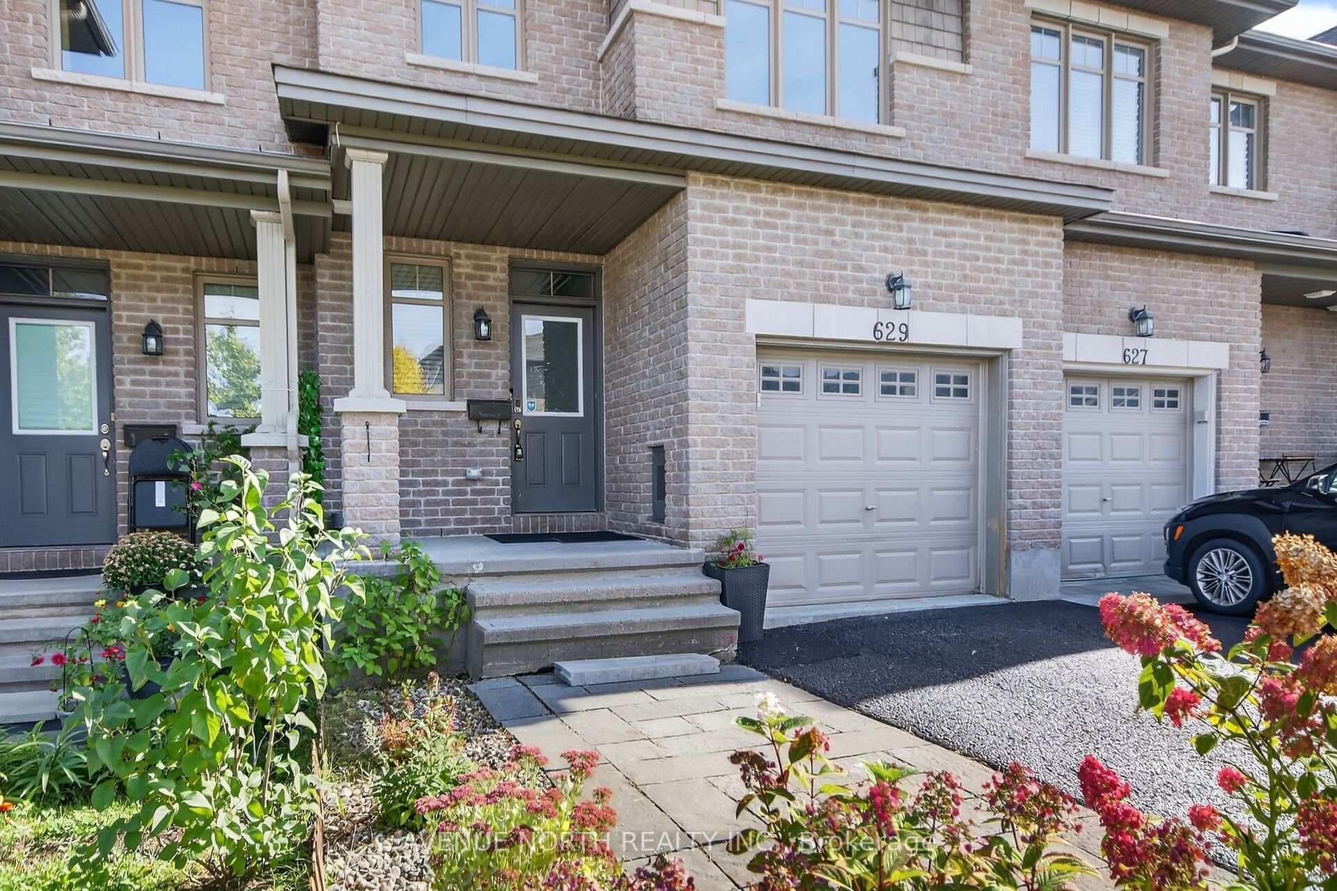 629 Sunburst Street photo 3