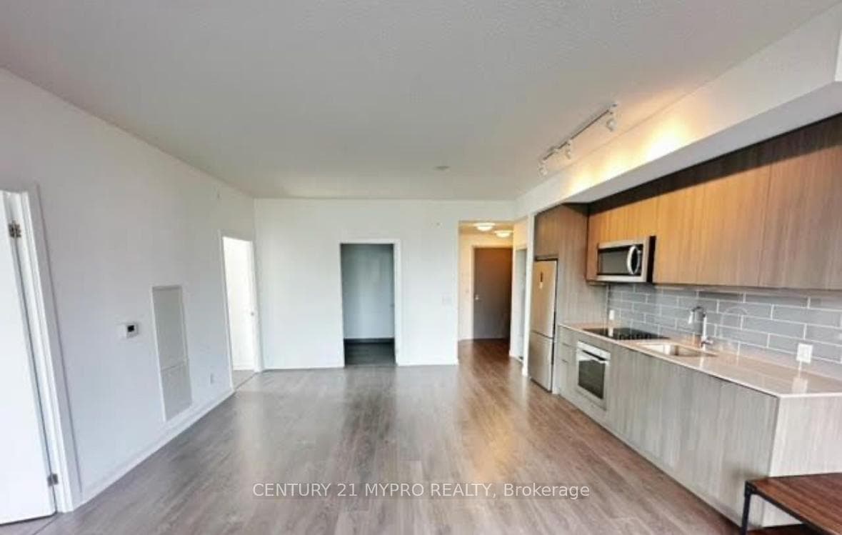 38 Forest Manor Road Unit 704 photo 4
