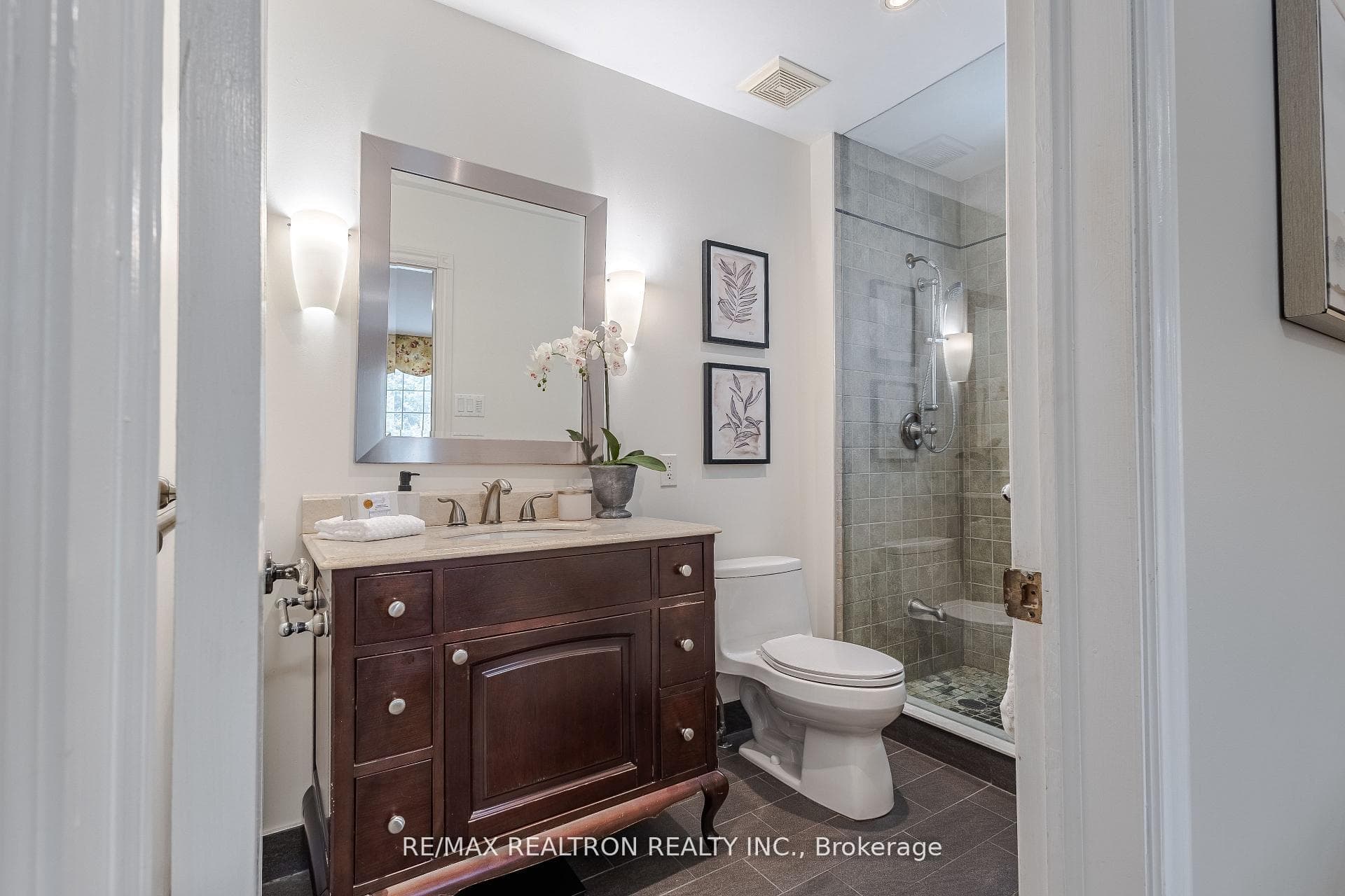 240 Webb Road photo 22