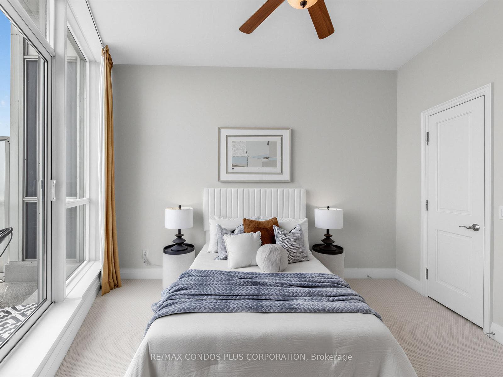 208 Queens Quay Unit PH2 photo 24