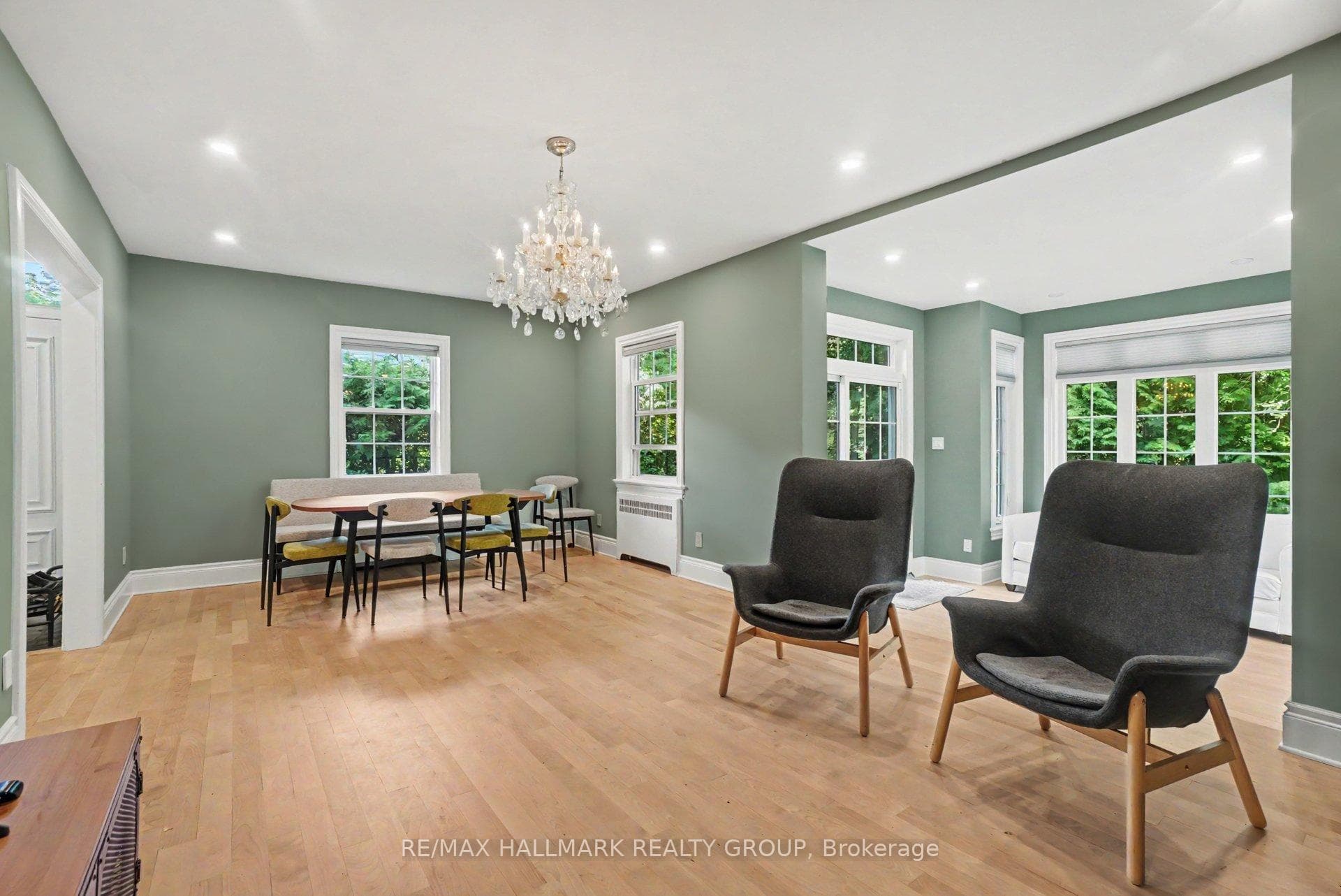 171 Minto Place photo 5