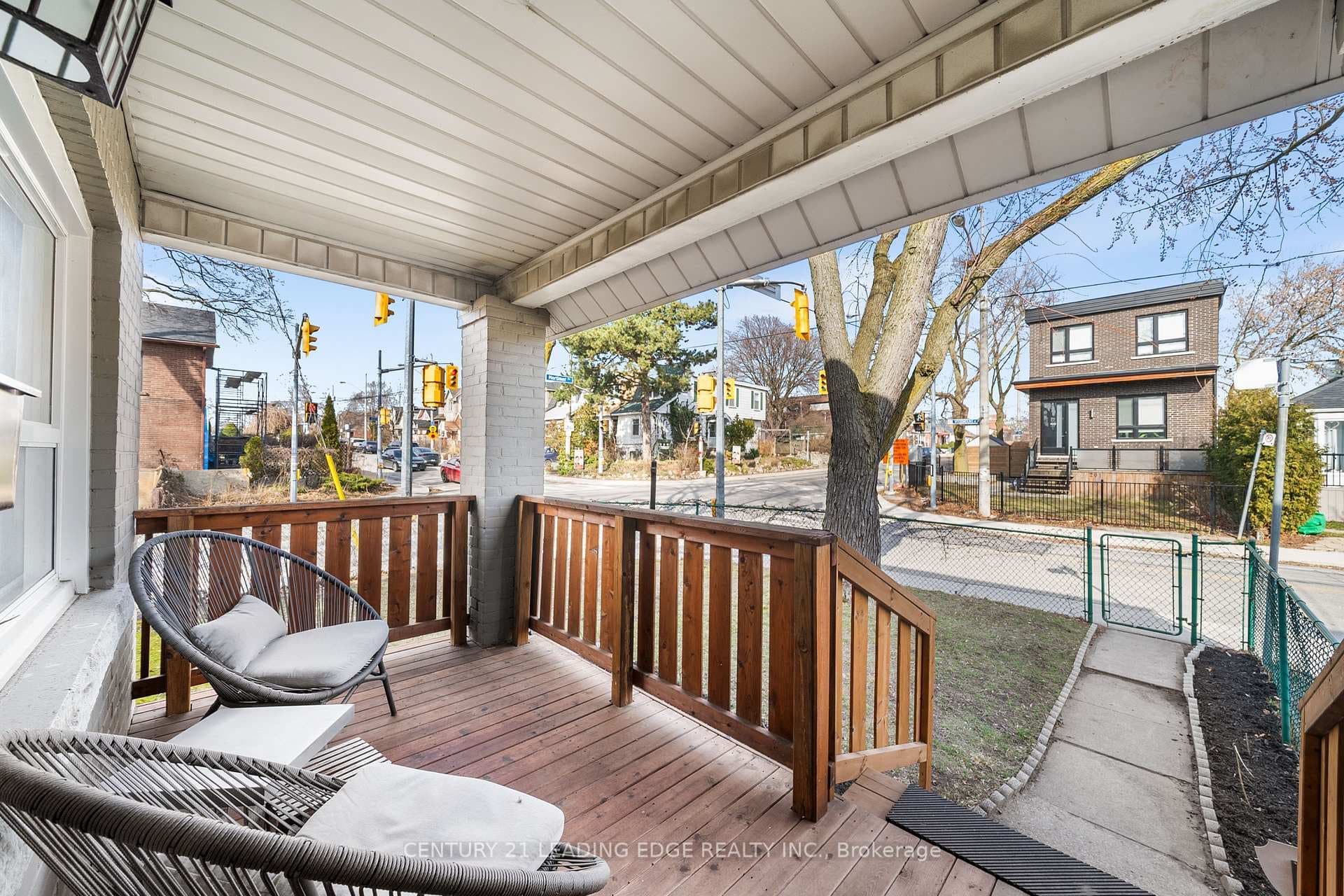 196 Woodmount Avenue photo 4