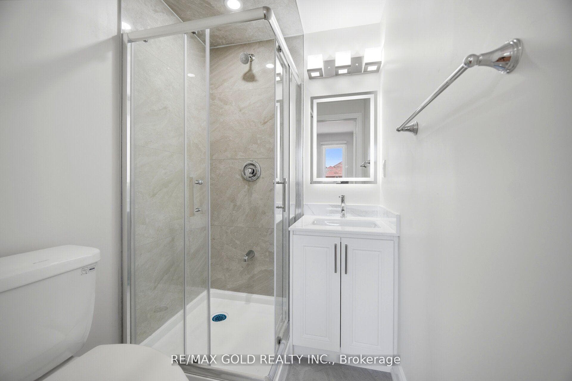 37 Lord Simcoe Drive photo 32