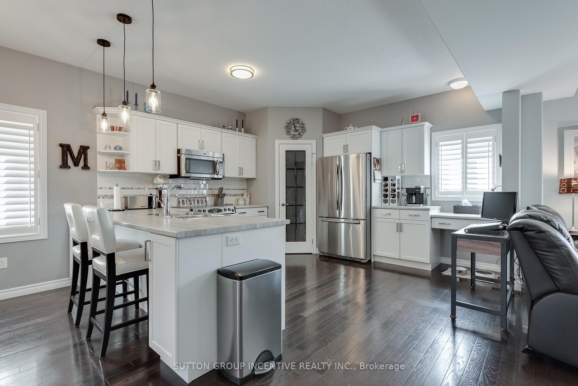 13 Irwin Crescent photo 9