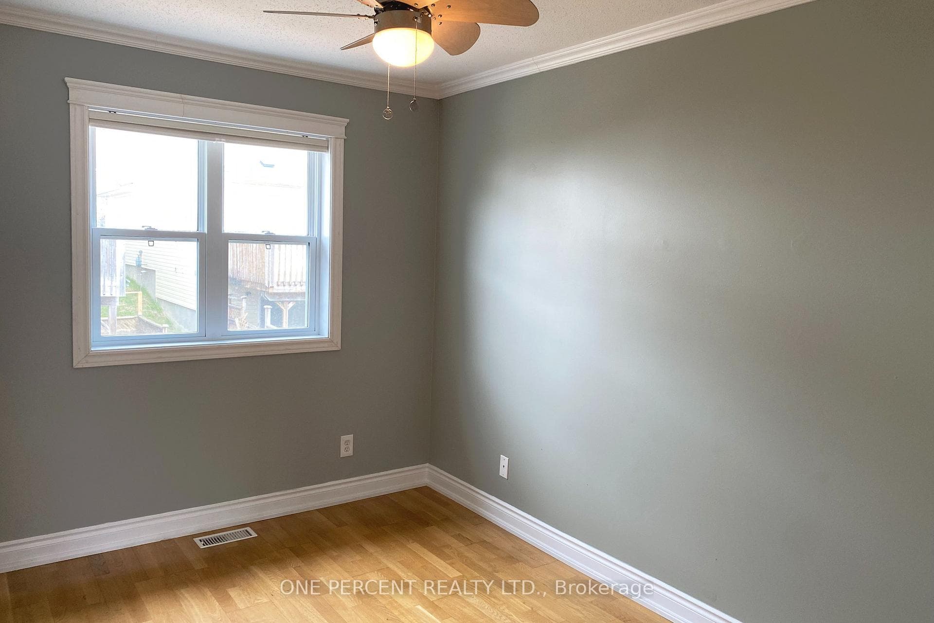 311 Southcrest Private photo 21