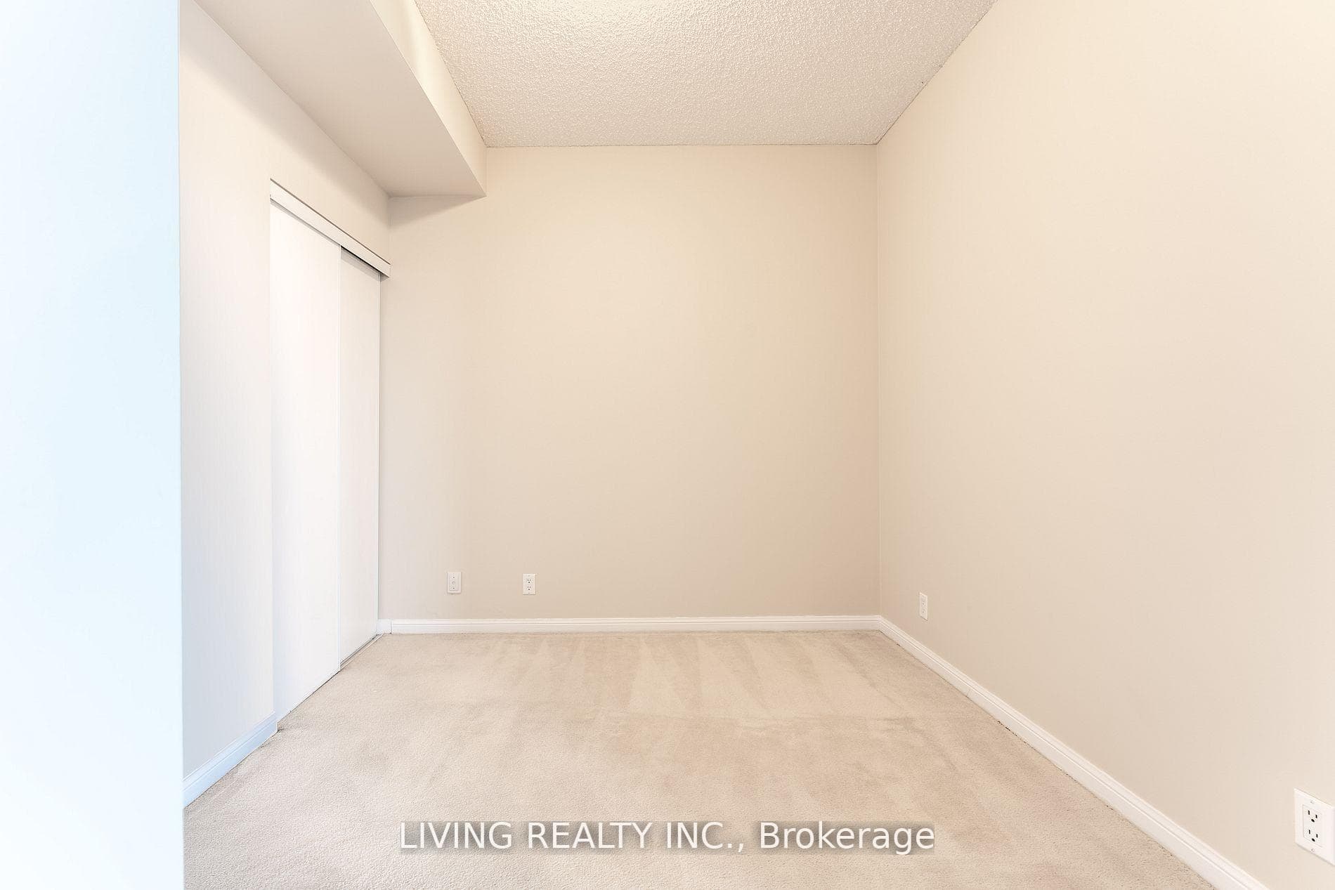 228 Queens Quay Unit 1606 photo 8
