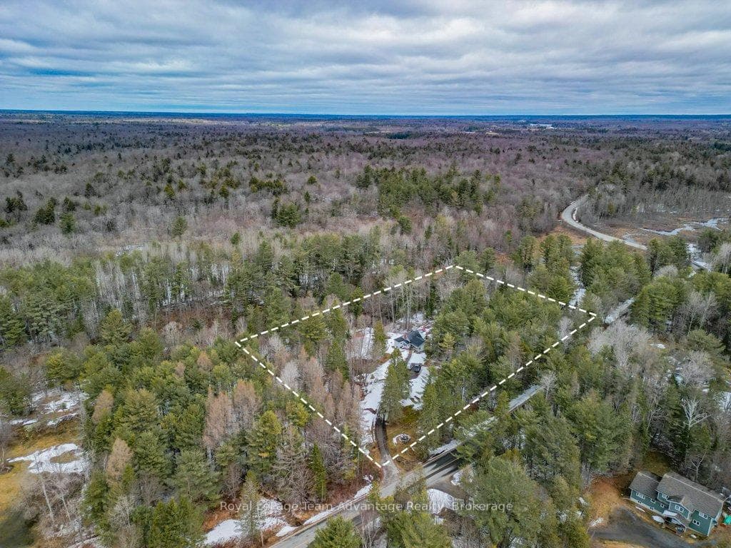 Aerial with approximate lot line
