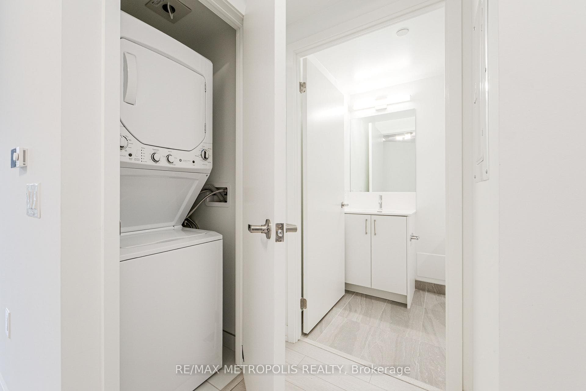 4010 Eglinton Avenue Unit 209 photo 20