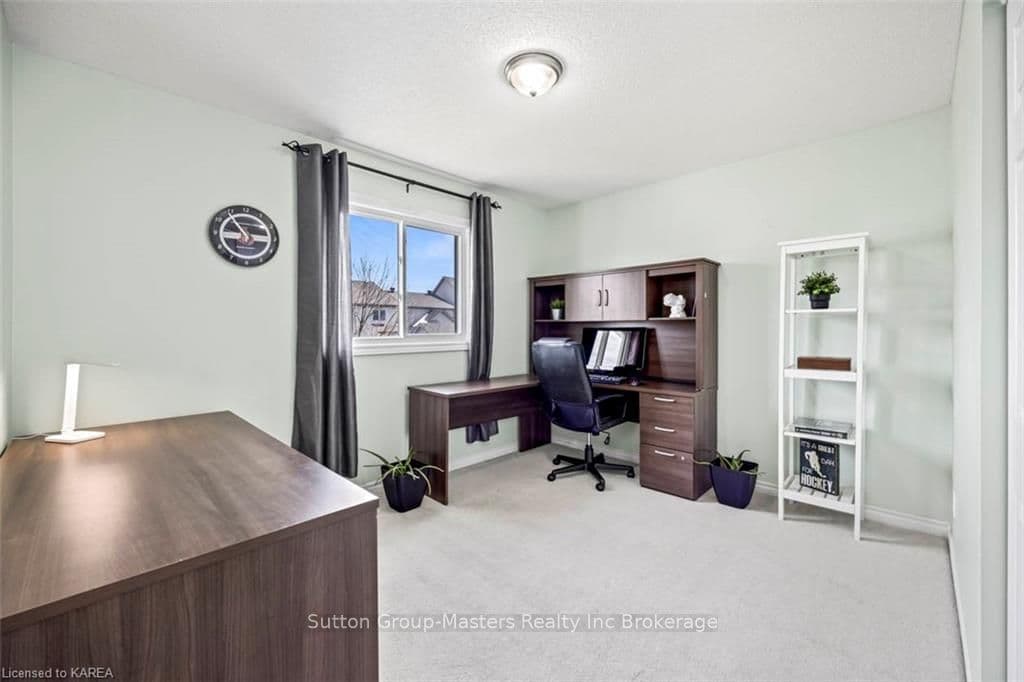 386 COOKE Crescent photo 25