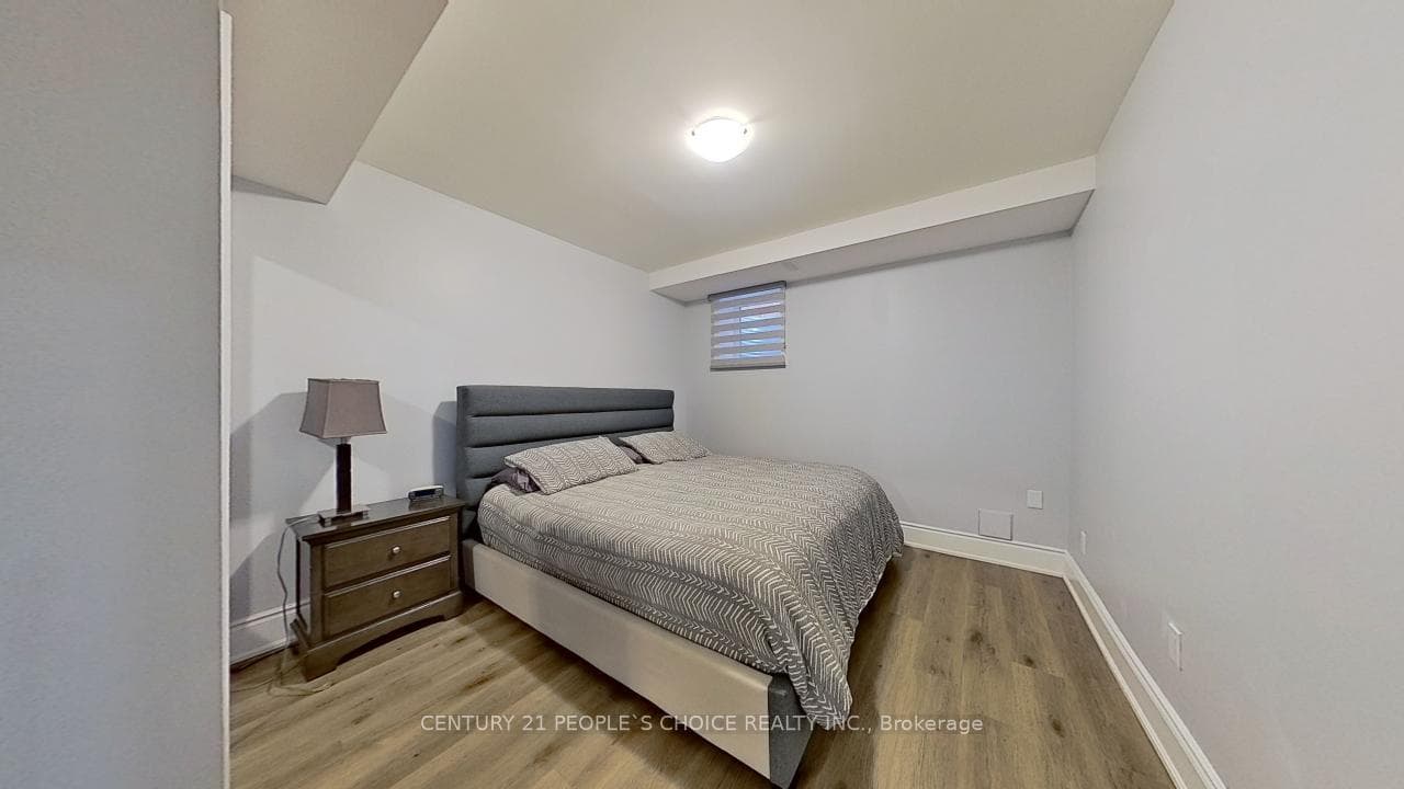 2195 Dewsbury Drive photo 5