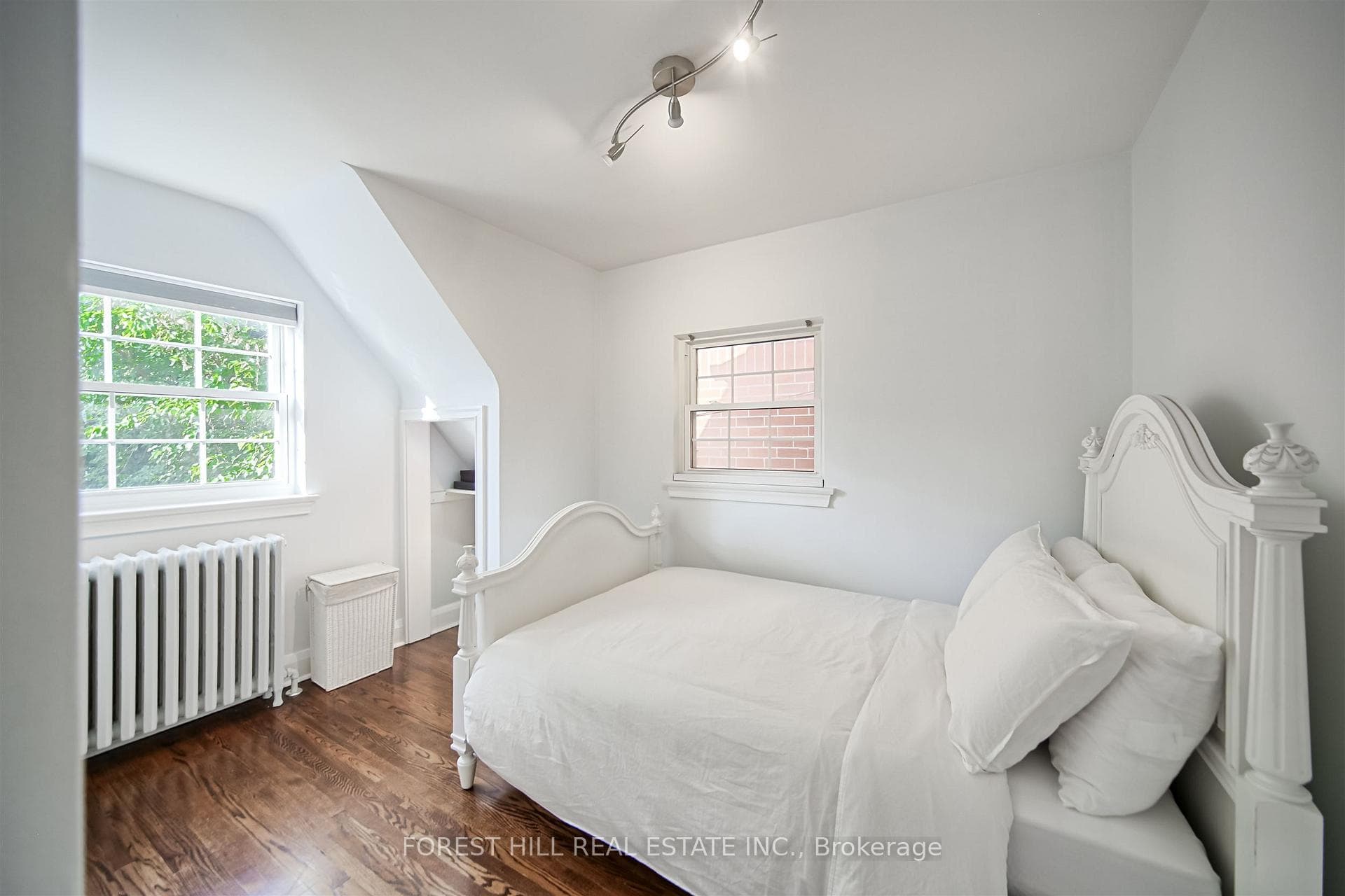 47 Rowley Avenue photo 16