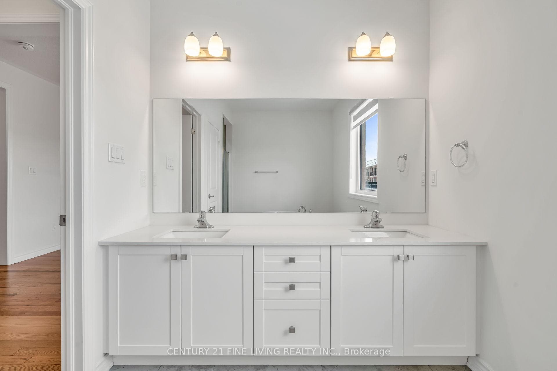 37 PETCH Avenue photo 29