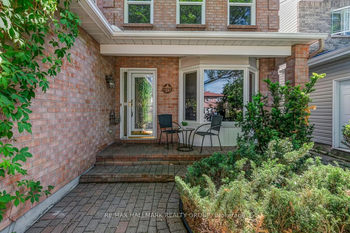126 Dossetter Way photo 2