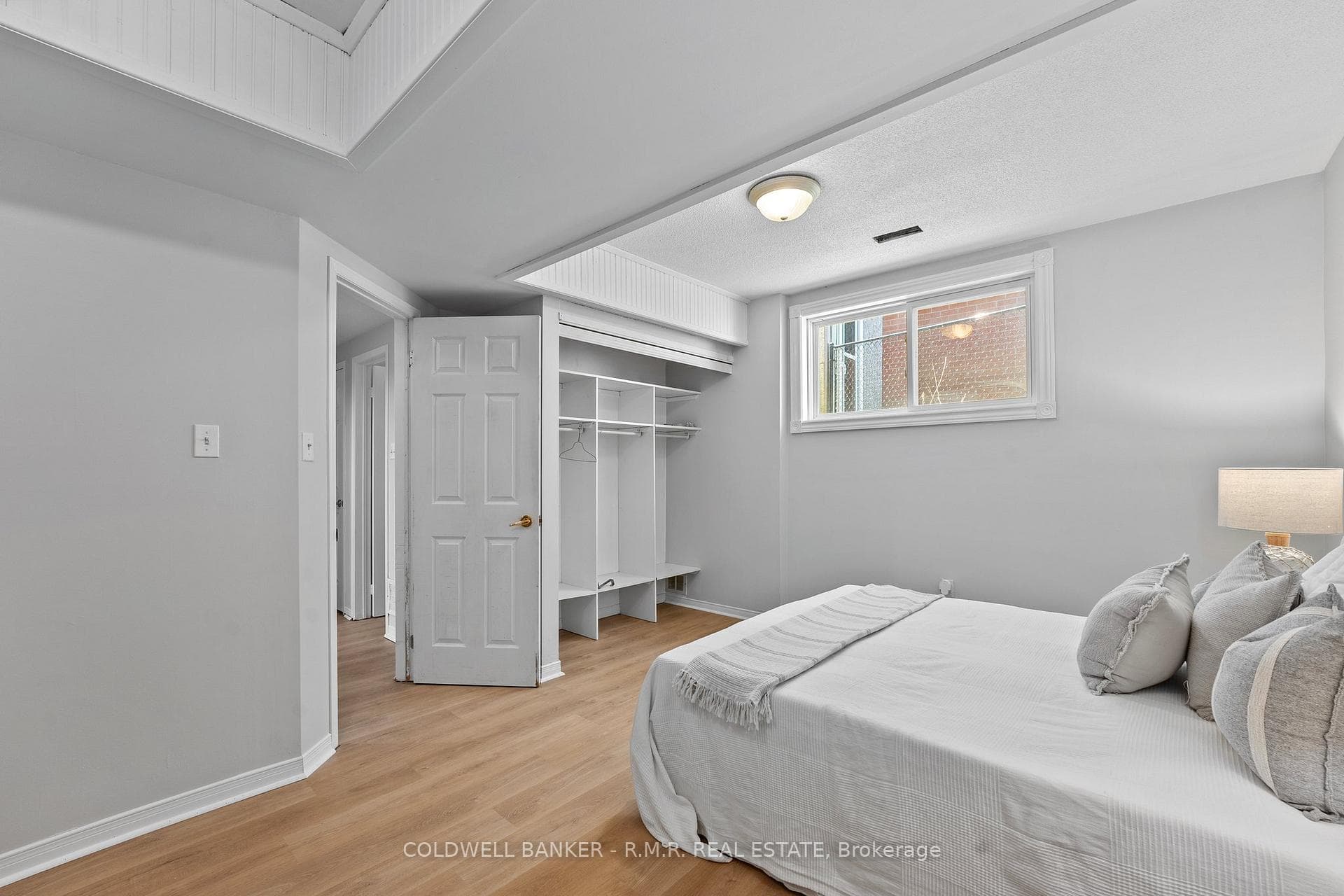 122 Freeland Avenue photo 26